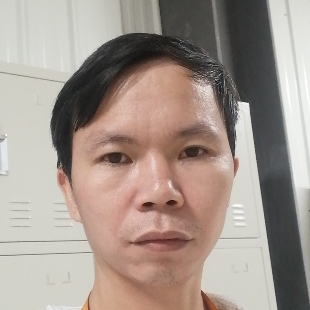 风中蹁跹石头的照片