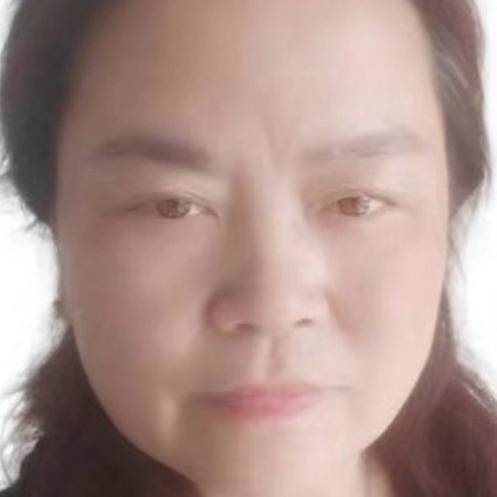 邓胜美的照片