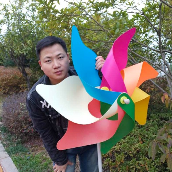 霓裳眼睛大的照片