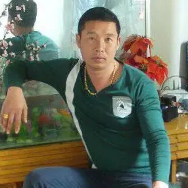 需要人爱的照片