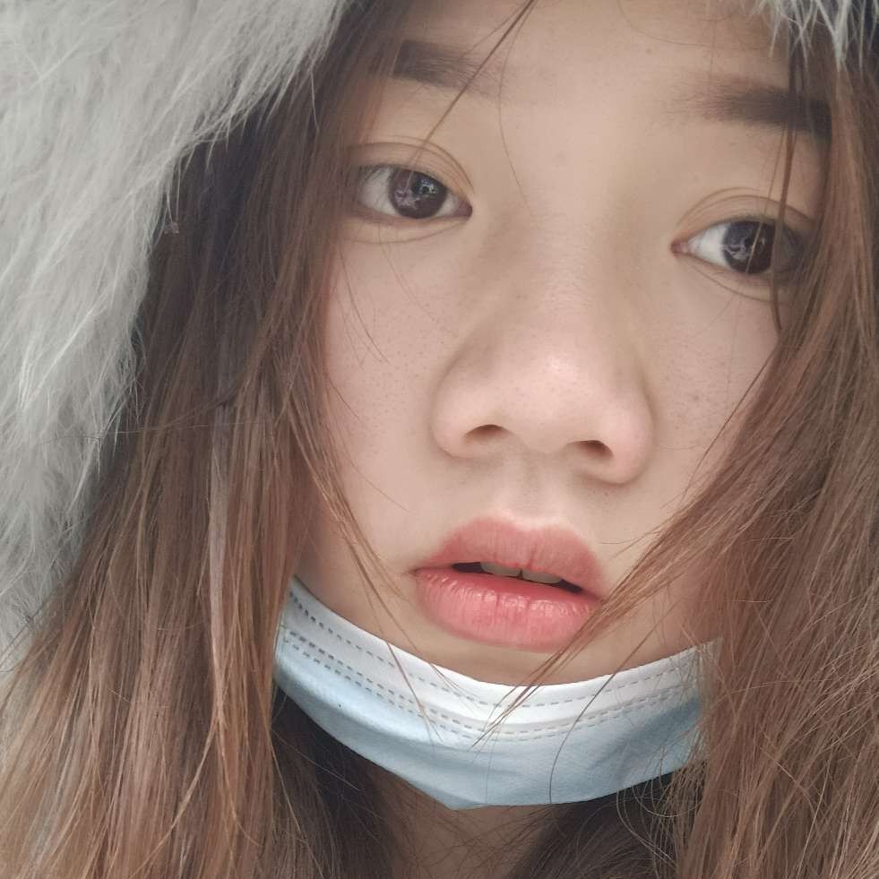 草莓尖尖的照片