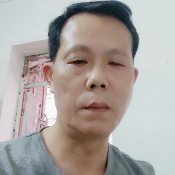 花生吃醋热情的照片