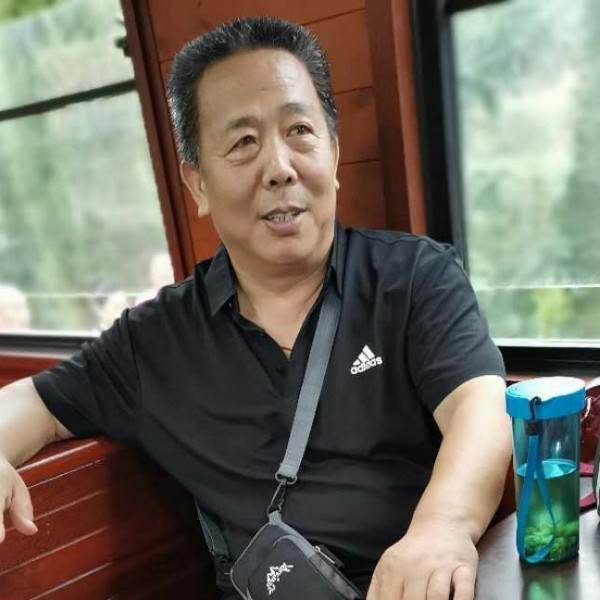 西安吃醋耍酷的照片