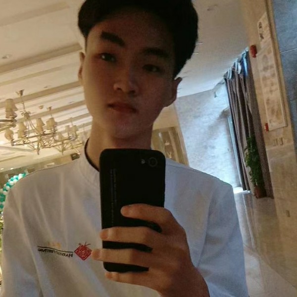 幸福有毛衣的照片