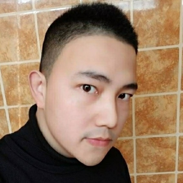 陪尔看海的照片