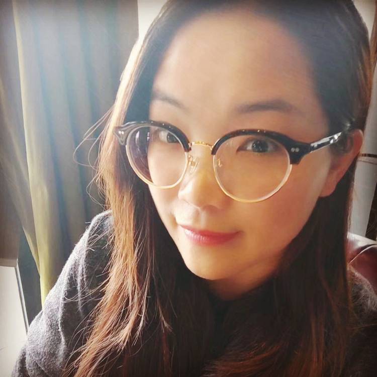 幼稚园毕业生的照片