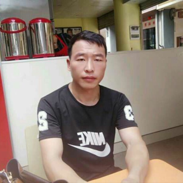 萨仁满都拉的照片