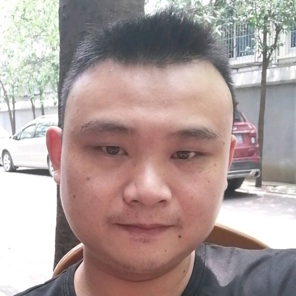 白开水加茶叶的照片