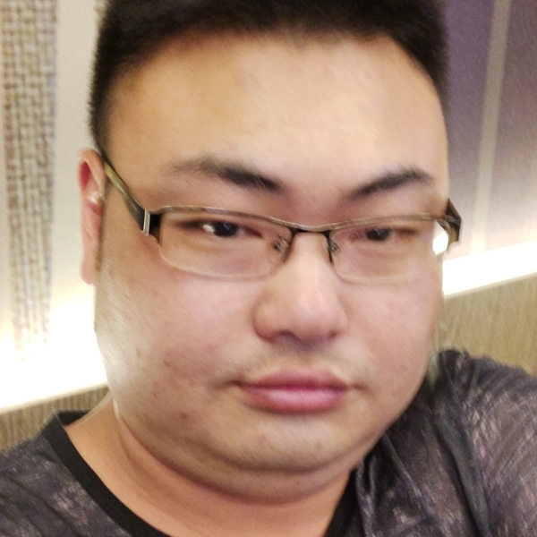 V冷心V的照片