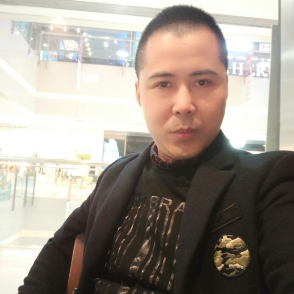 乐观河马的照片