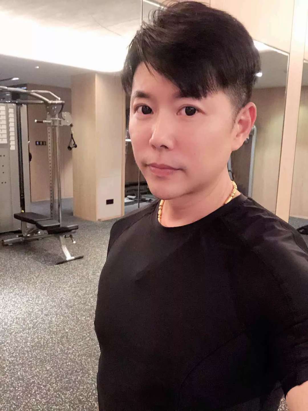 蓝色冲天y9的照片
