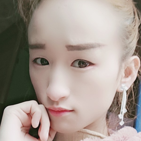 小月亮的照片