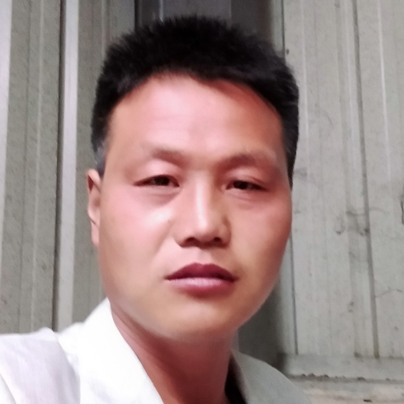 多情等待白开水的照片