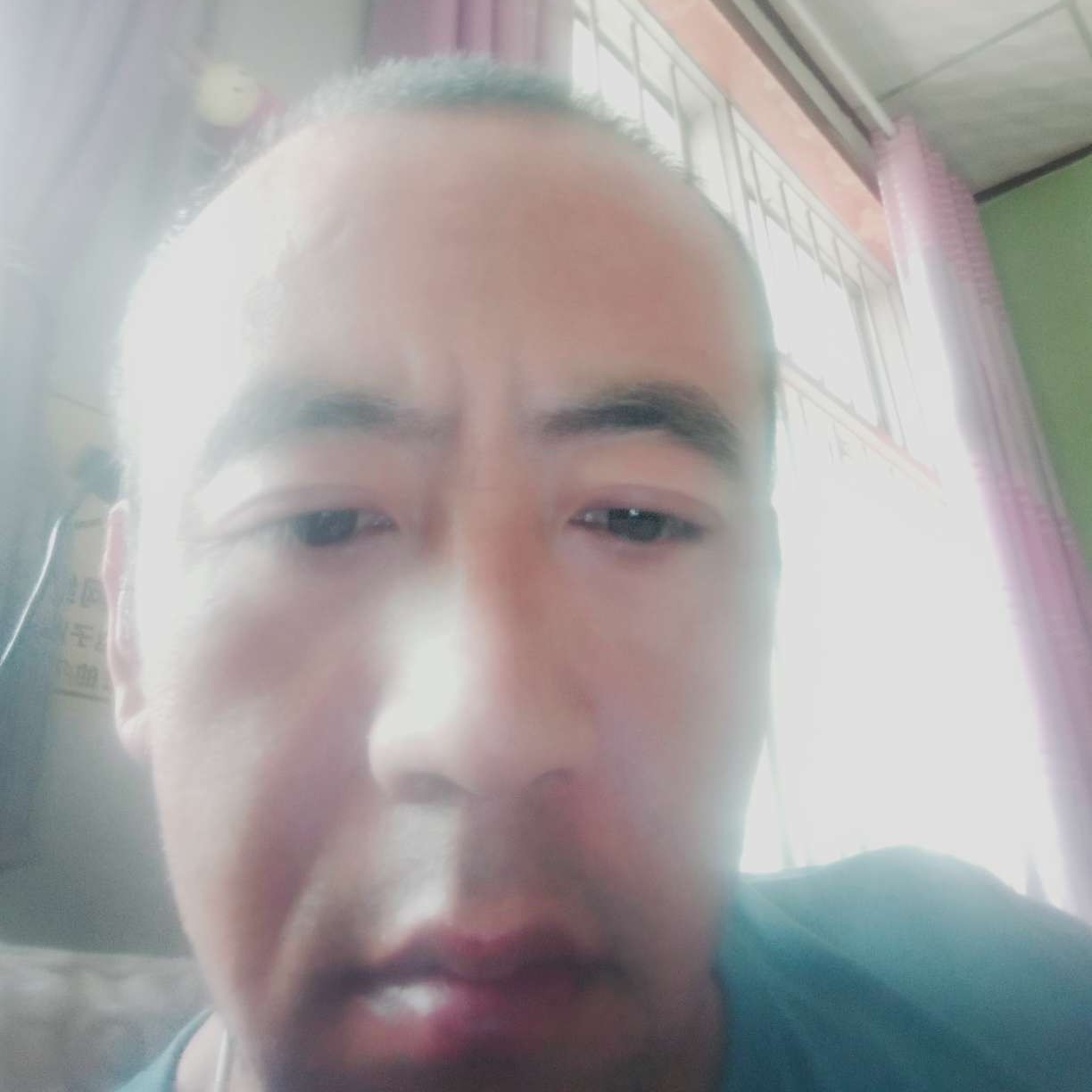 初妆用轻松的照片