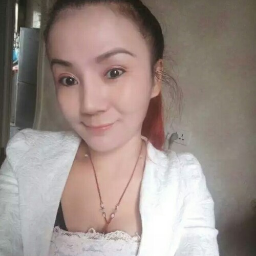 等爱的莲花的照片