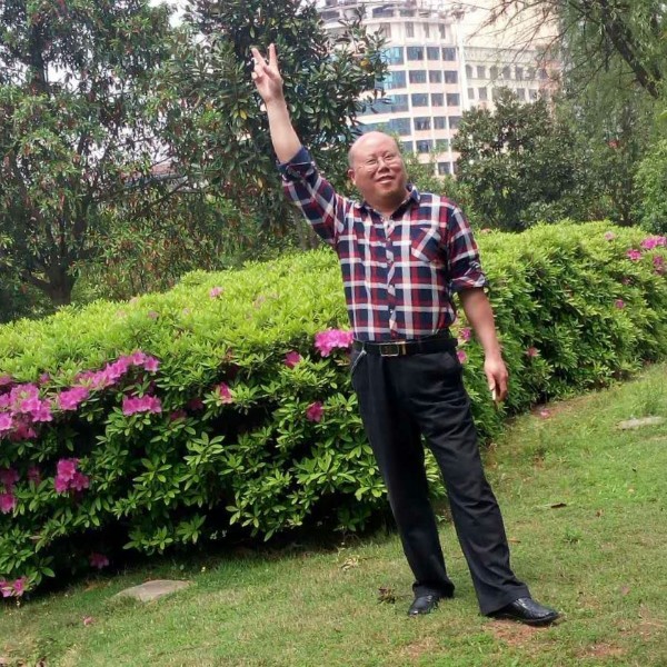 6策马奔腾8的照片