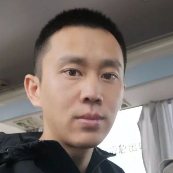 明明是谁的照片