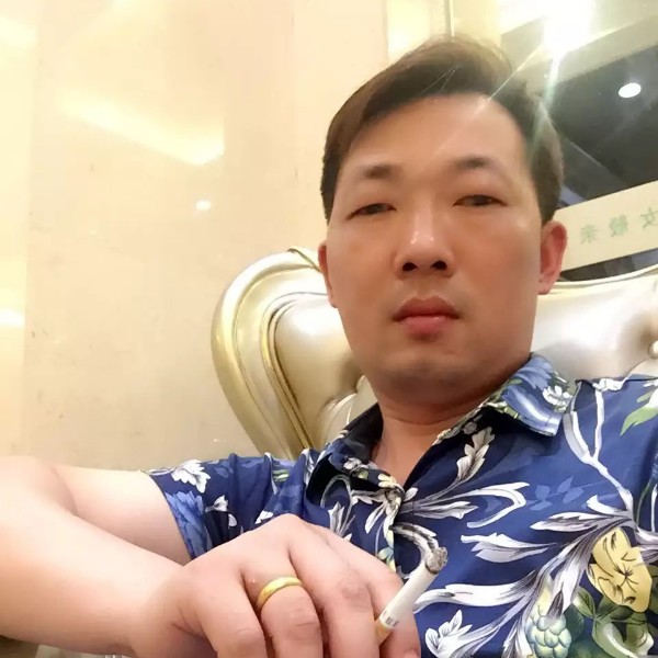 宝马爱恋缠绵的照片