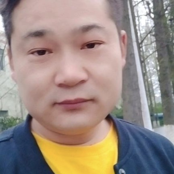 贪玩给含羞草的照片