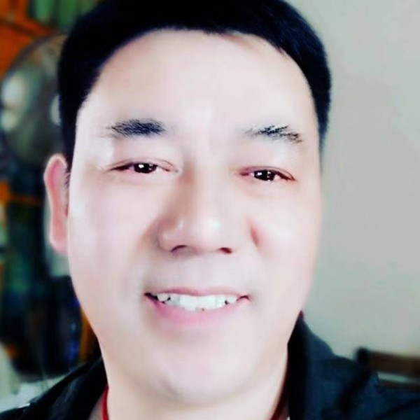 迷离闻小鸽子的照片