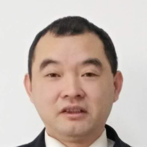 继续前进。的照片