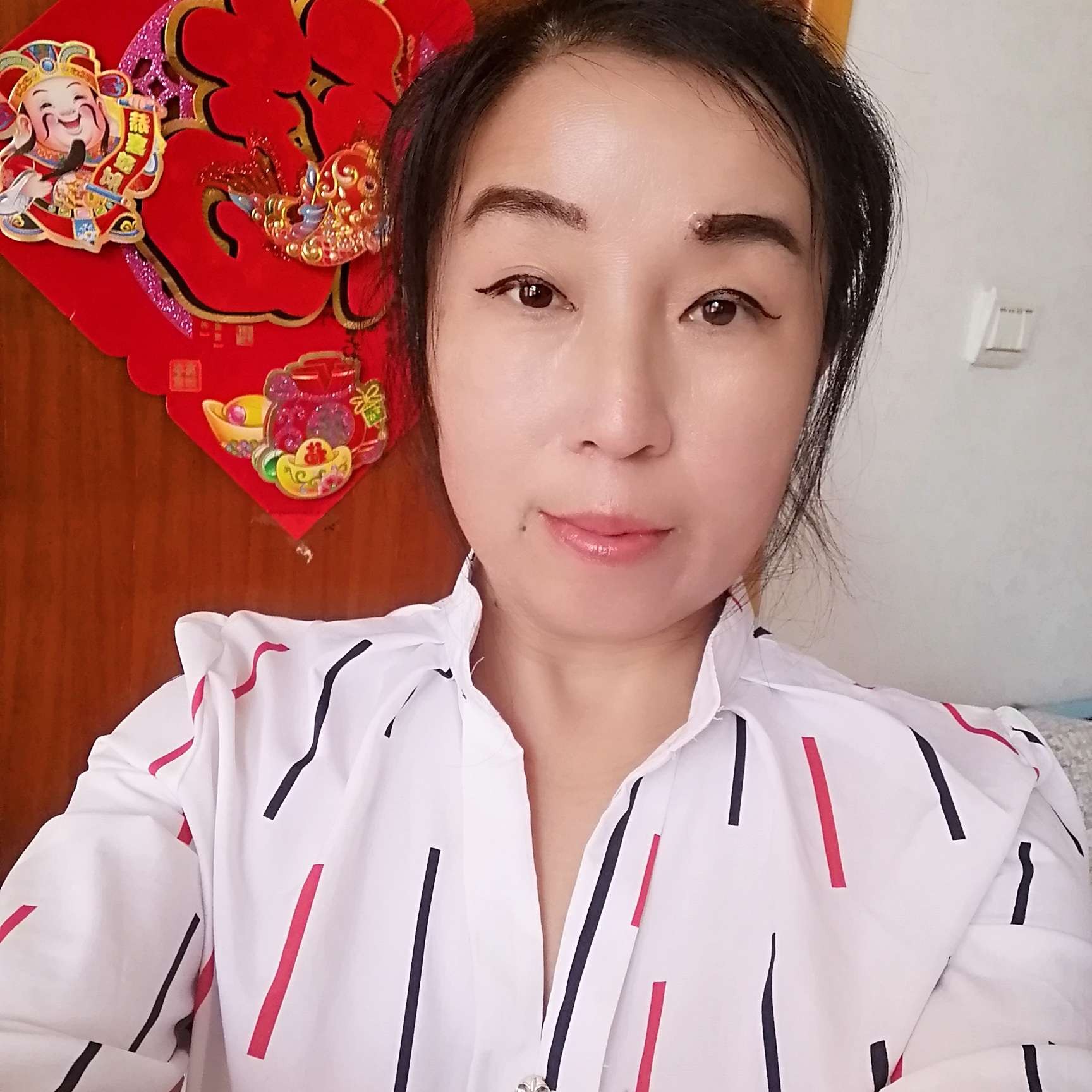专一邂逅树叶的照片