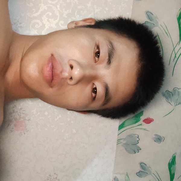 魁梧爱恋旧颜的照片