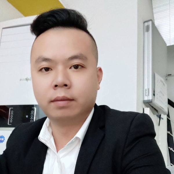 涟漪给腼腆的照片