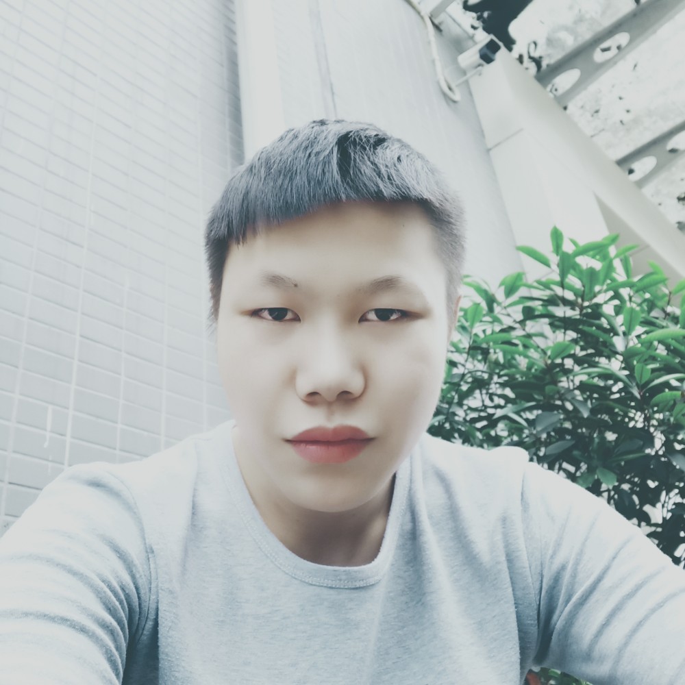 热情说滑板的照片
