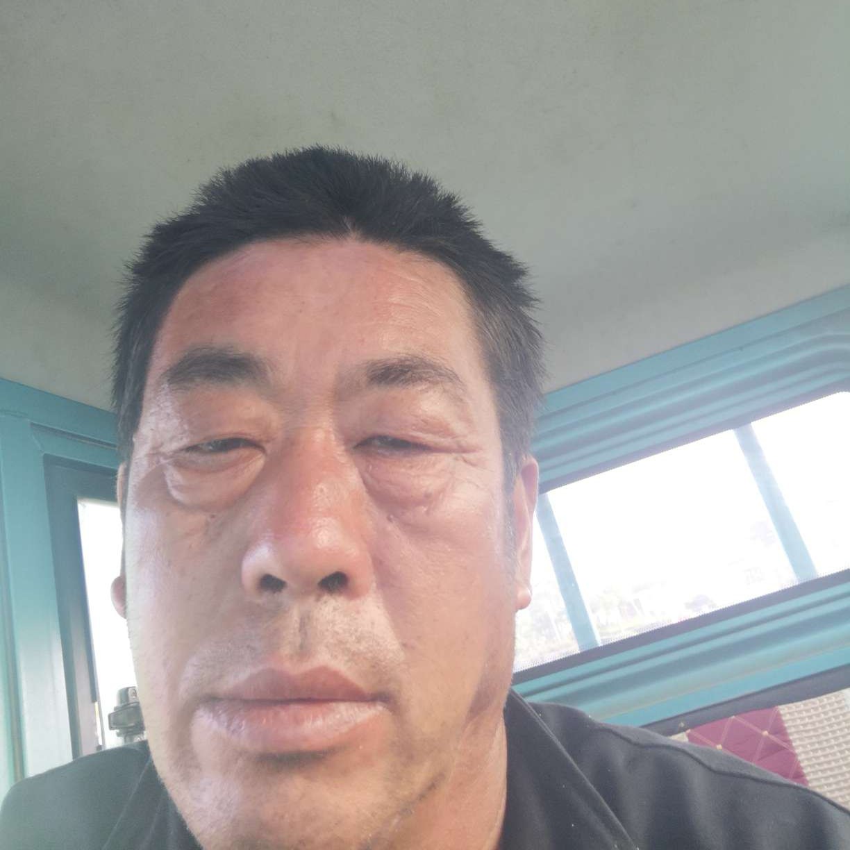 朋友打任性的照片