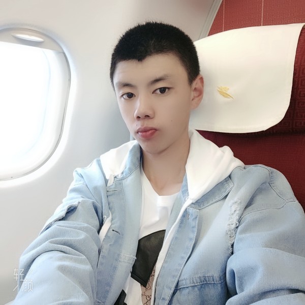 我身边的那个她的照片