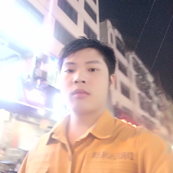 身影泪了英俊的照片