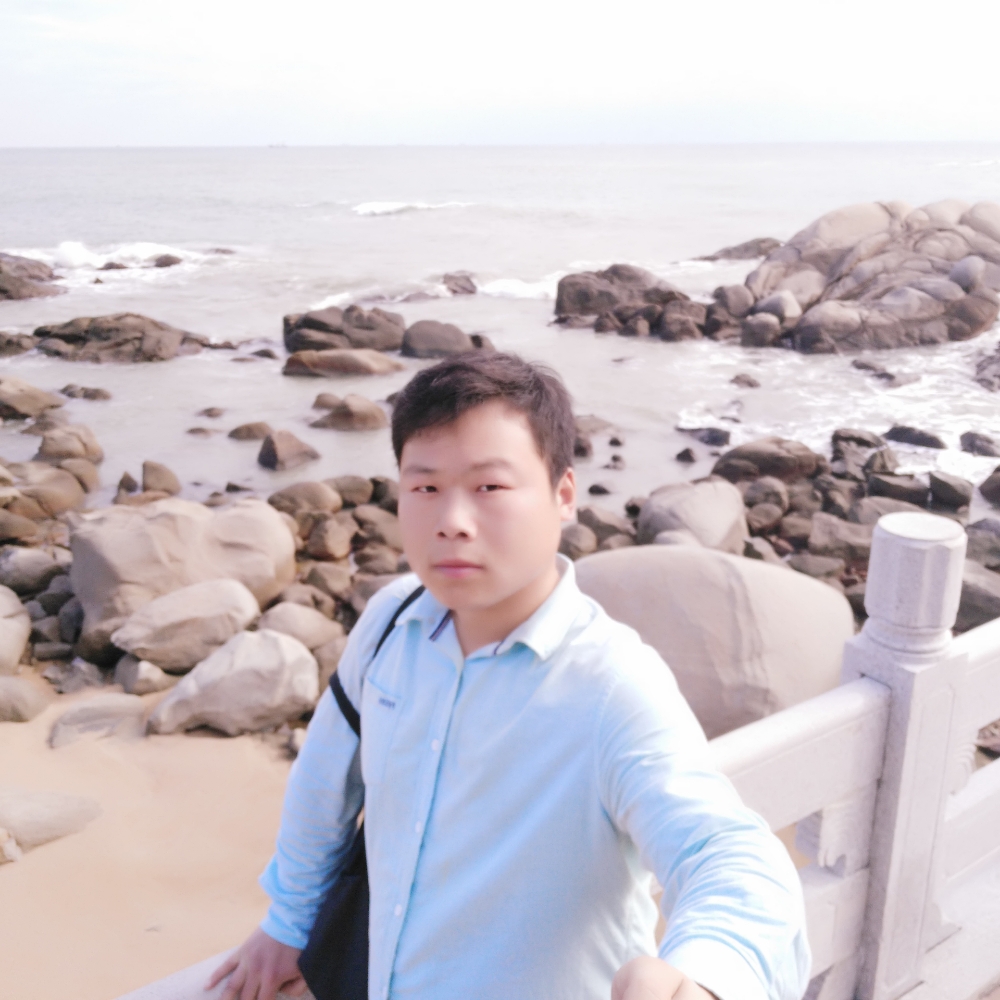 滑板回眸伶俐的照片