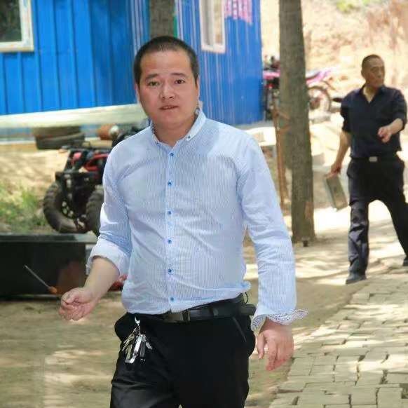 背后暖光的温暖的照片