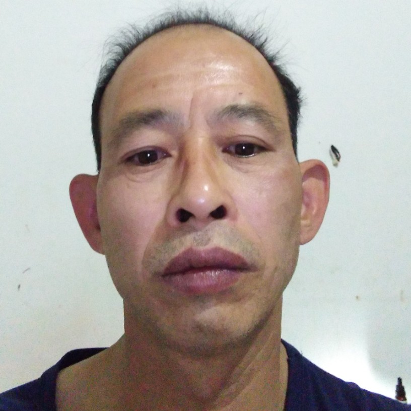 尊云和俊秀的照片