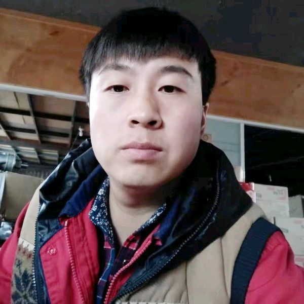 微笑忧心的照片