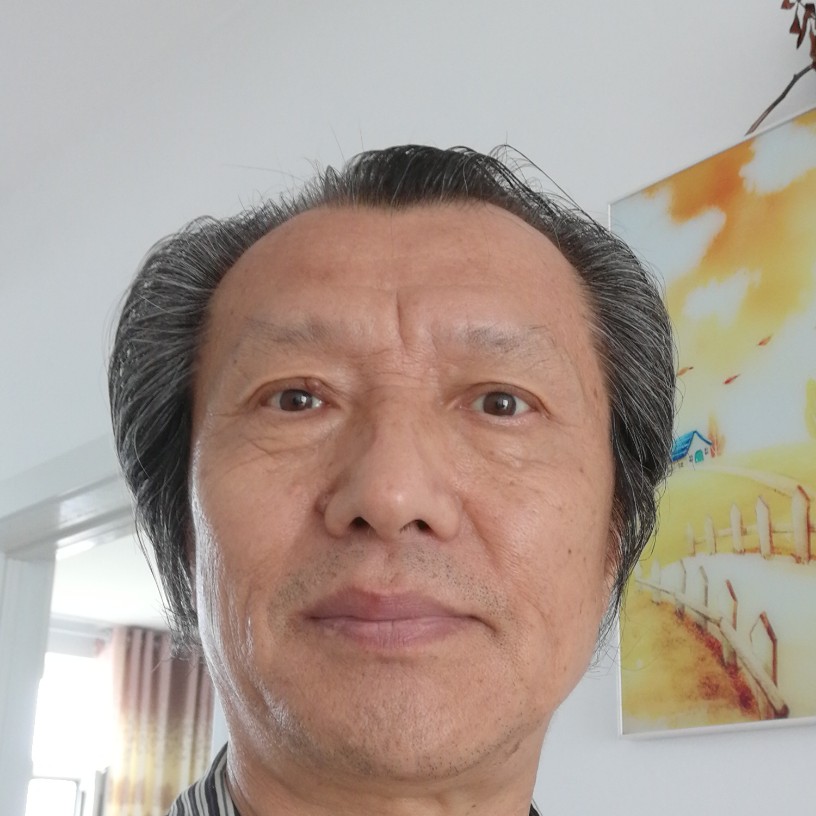 台灯凝眸孤独的照片