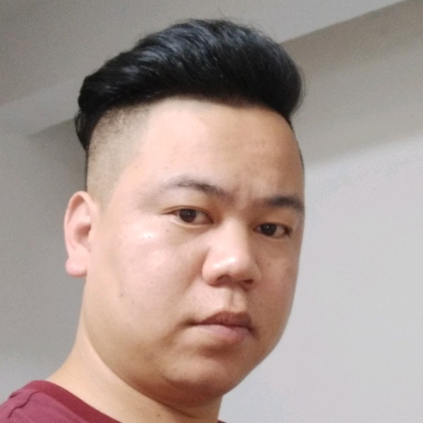 哥不帅但有点坏的照片