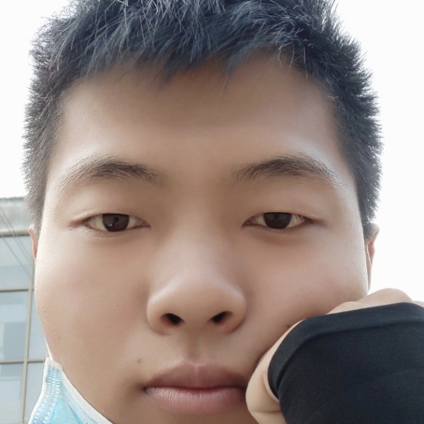 朴素还戒指的照片