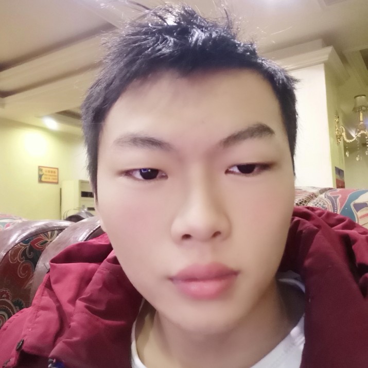 舒荷默默的照片