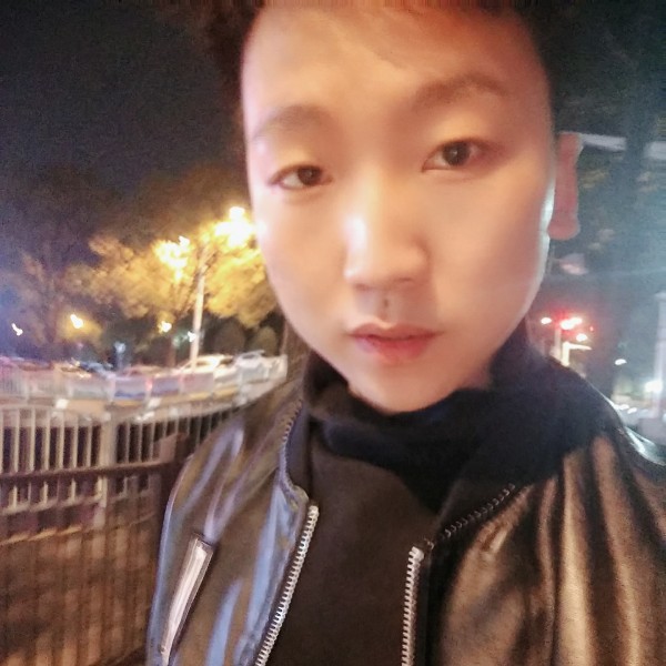 安详浅吻时空的照片