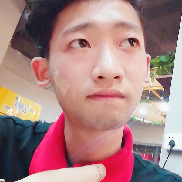 青琯绚烂的照片