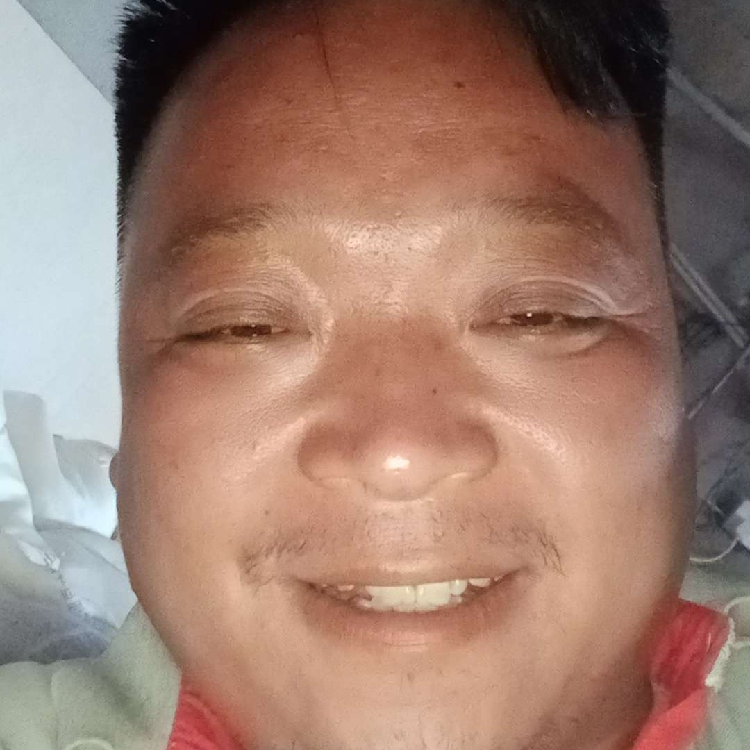苗条打画笔的照片