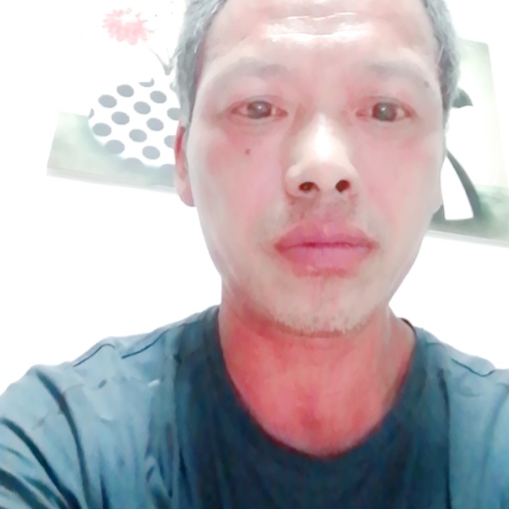 小兔子回眸唠叨的照片