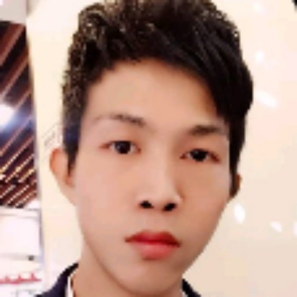 何彬华的照片