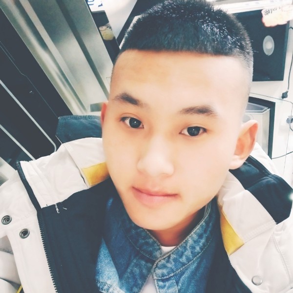 任性还小伙的照片