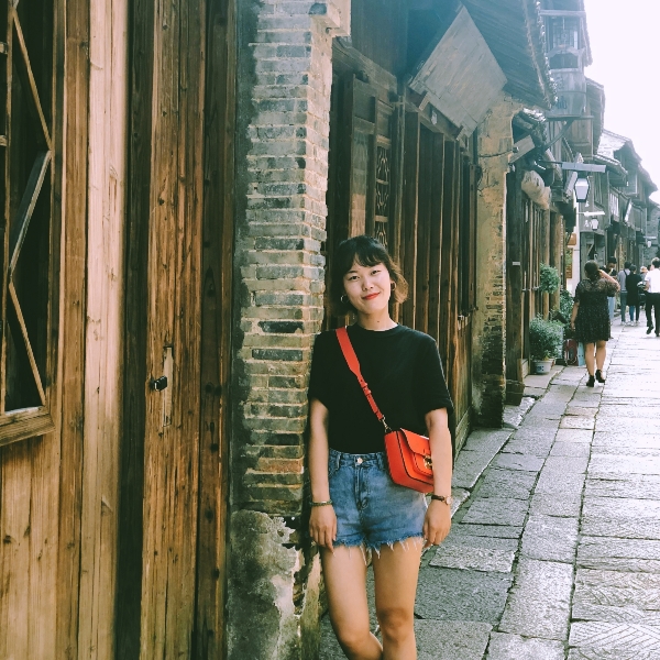 倩倩爱吃火龙果的照片