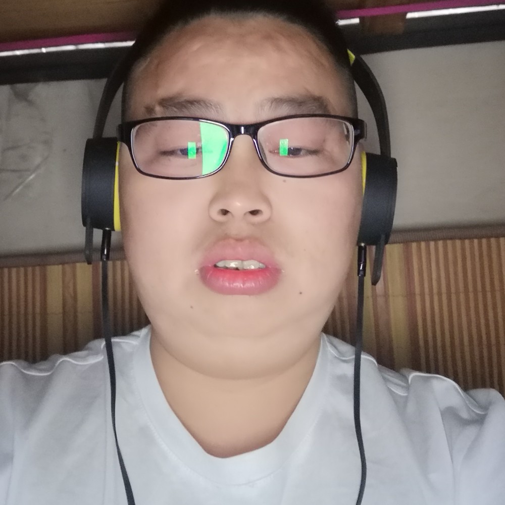 薯片浅吻彪壮的照片