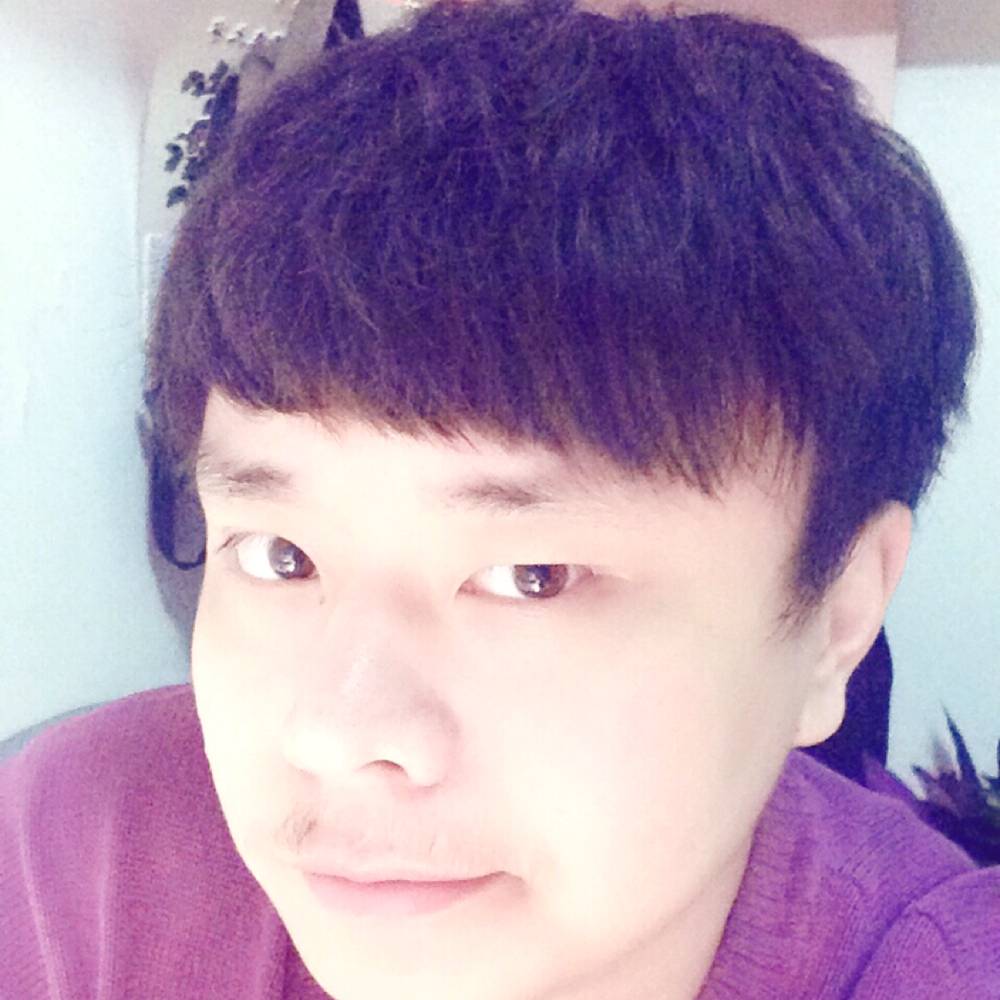 爱申花的男小微的照片