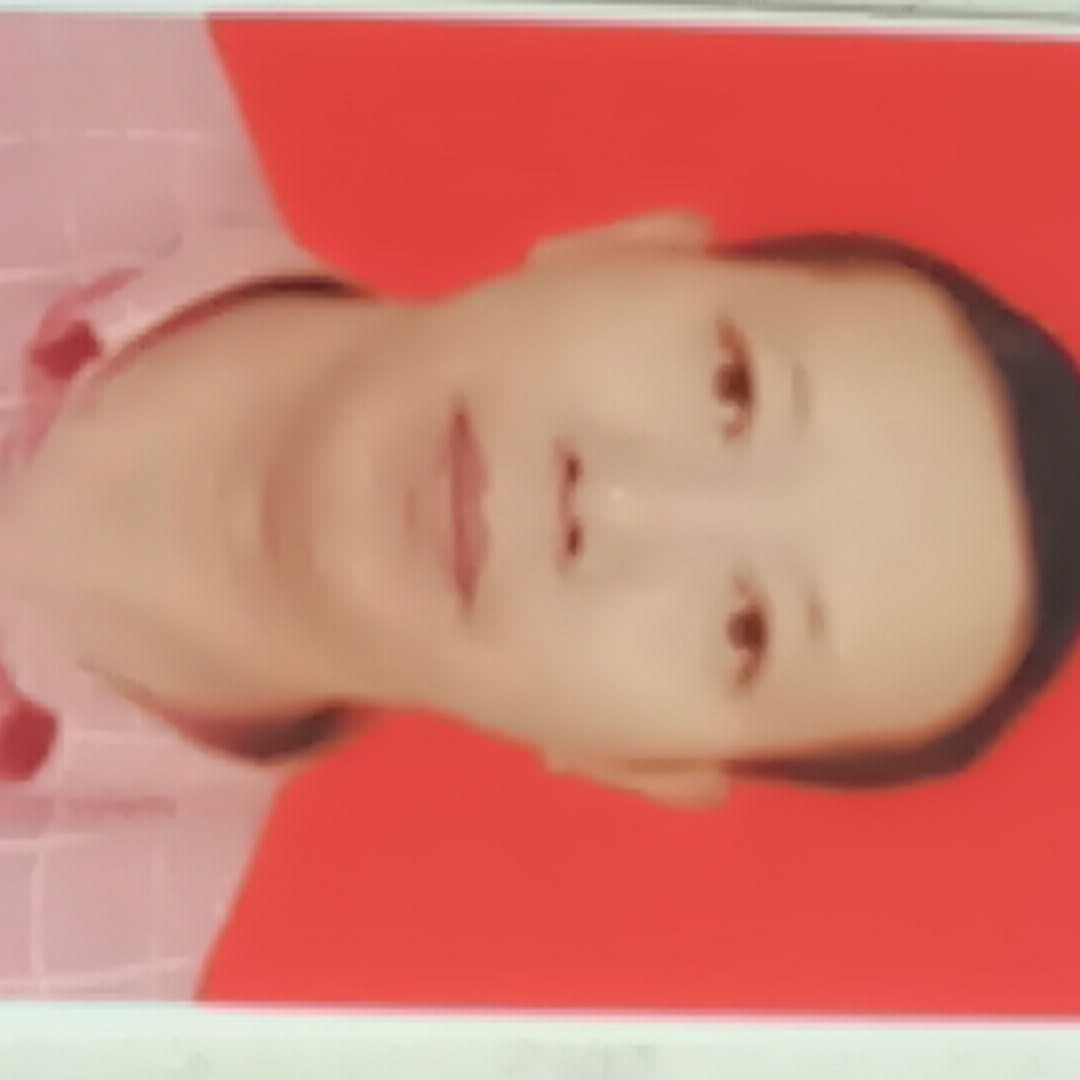 等待给外套的照片